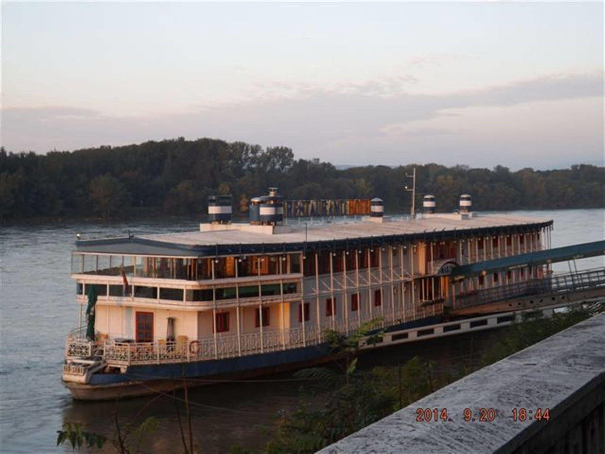 Botel Marina Bratislava Luaran gambar