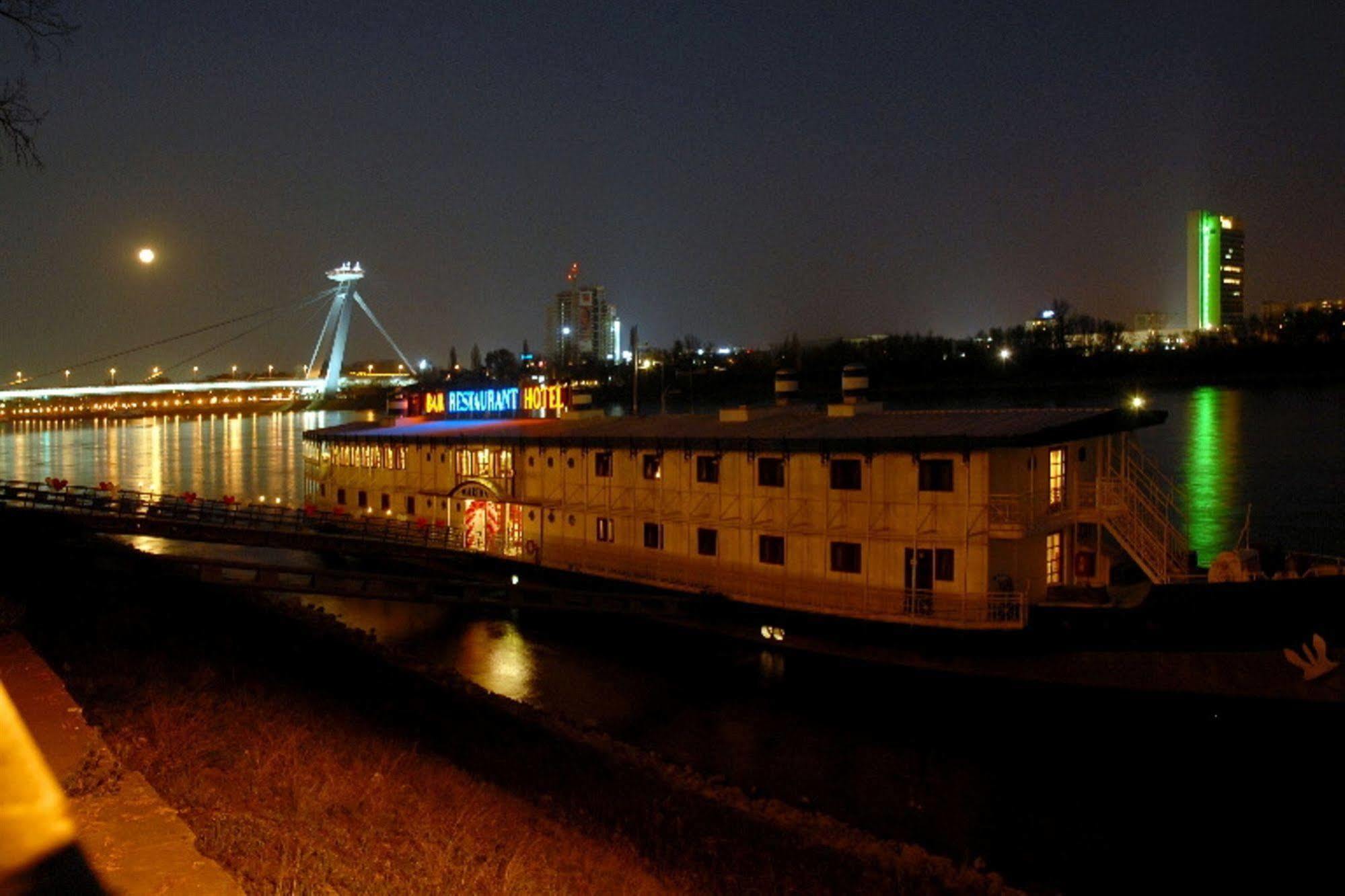 Botel Marina Bratislava Luaran gambar